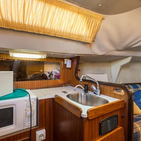 Pequeno Velero En Port Forum Ideal Para Backpackers Sant Adrià de Besòs Extérieur photo