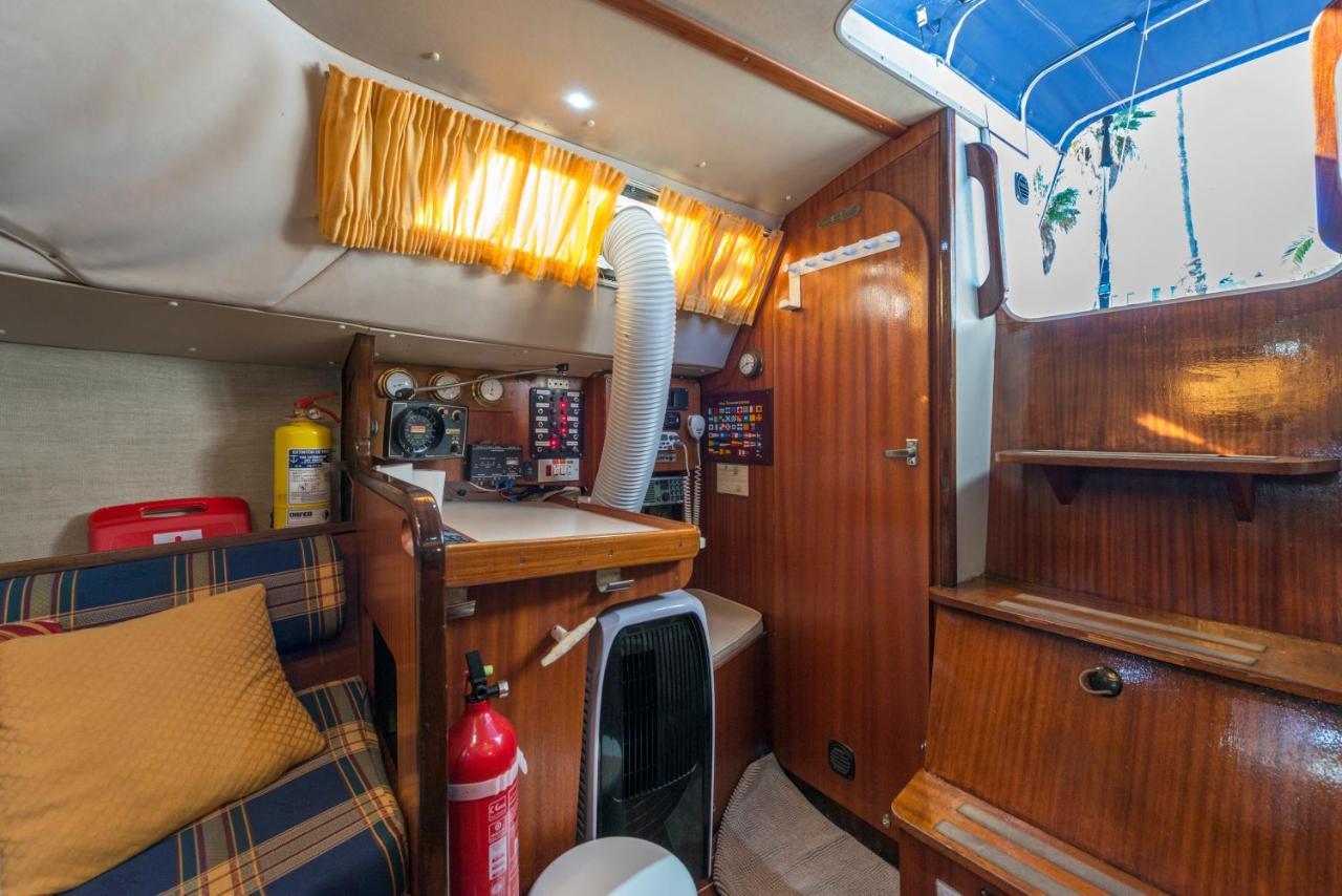 Pequeno Velero En Port Forum Ideal Para Backpackers Sant Adrià de Besòs Extérieur photo